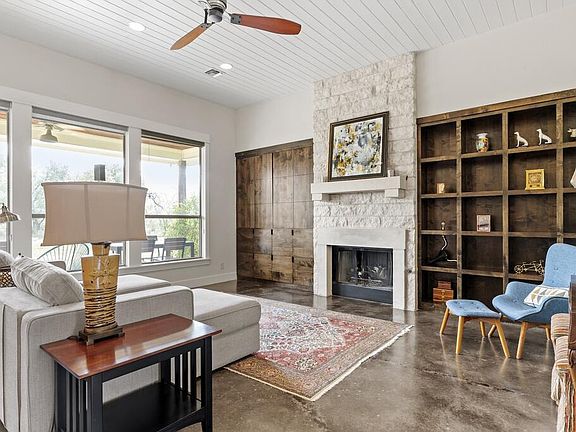 3rd image of 2149 Stone Oak