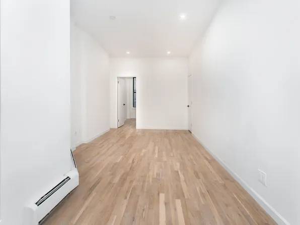 135 West 24th Street image 3 of 17