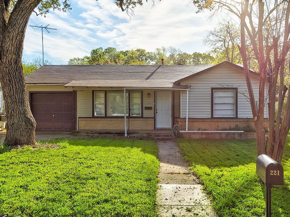 1st image of 221 Westfork Dr S