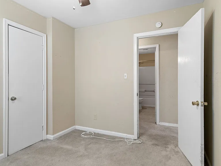 503 Woodfin Rd — Photo 6