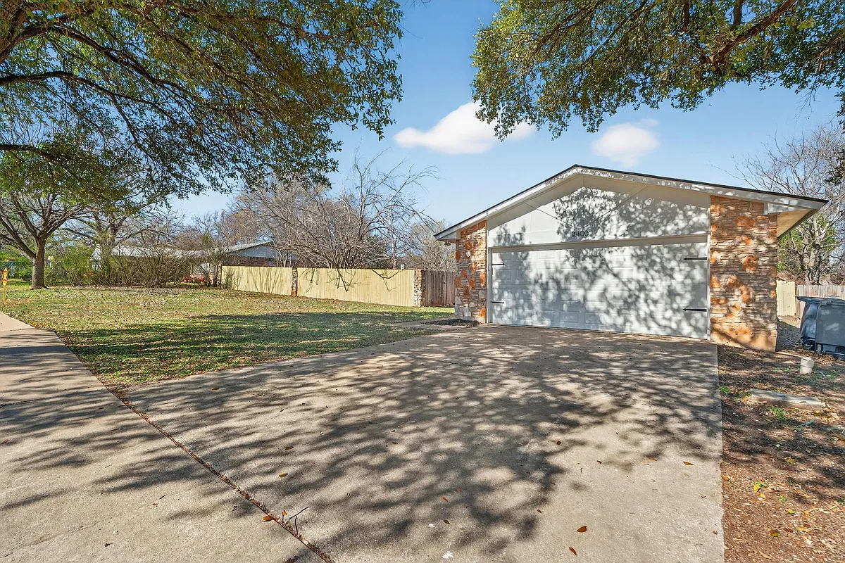 Building Photo - 8400 Seminary Ridge Dr