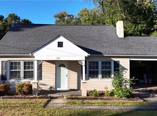 135 Old Toast Rd, Mount Airy, NC 27030