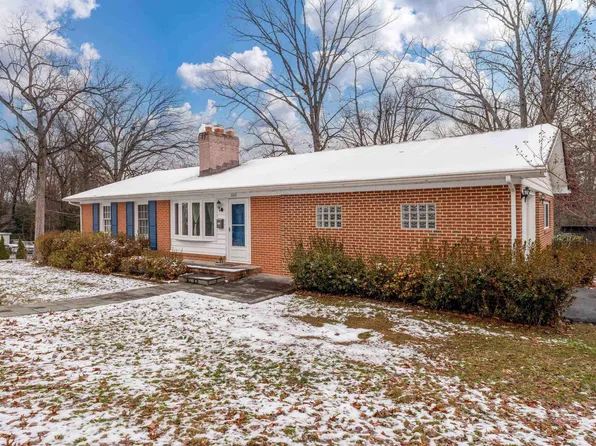 150 N Bennington Rd, Charlottesville, VA 22901