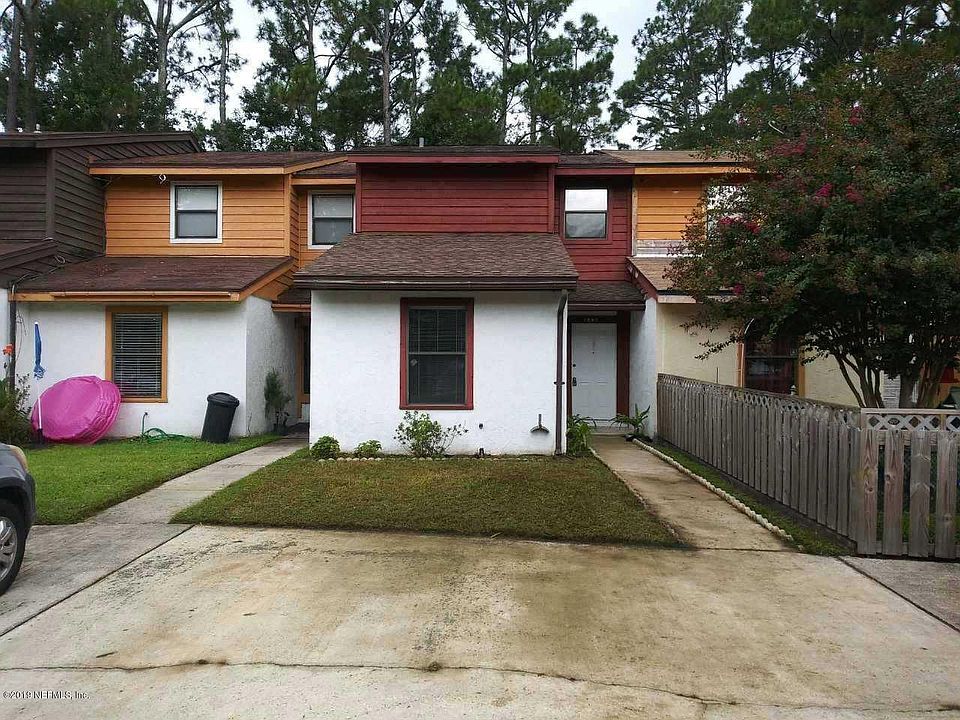1st image of 4552 Melissa Ct N