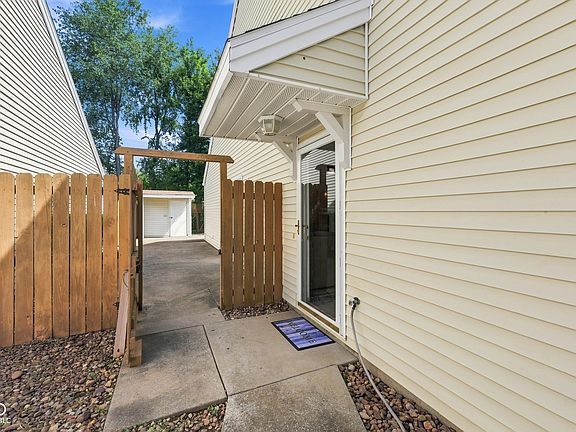 3rd image of 1701 Greencastle Dr