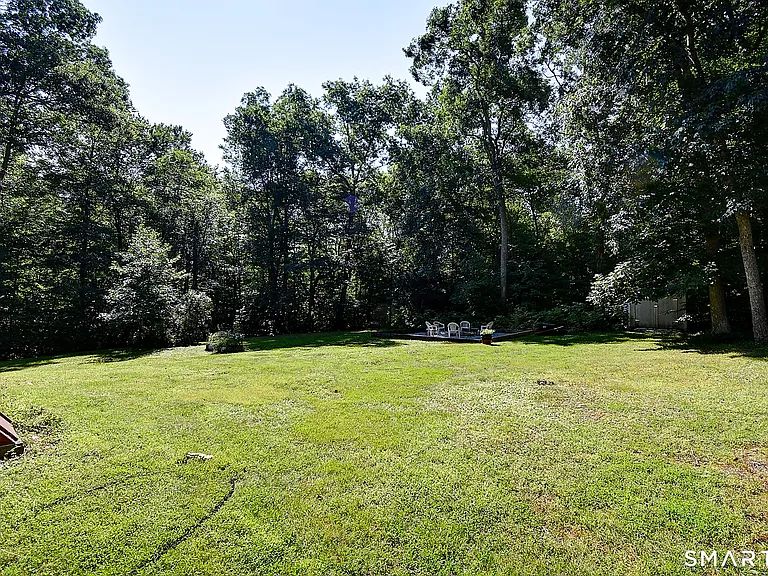 58 Elizabeth Dr — Photo 31