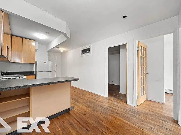 530 W 47th St #3B — Photo 12