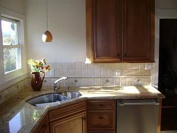 4th image of 906 Andrews Dr