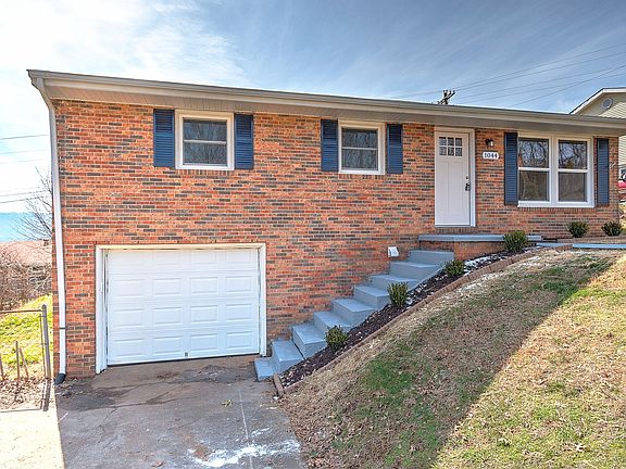 3rd image of 1044 Jessie Ln
