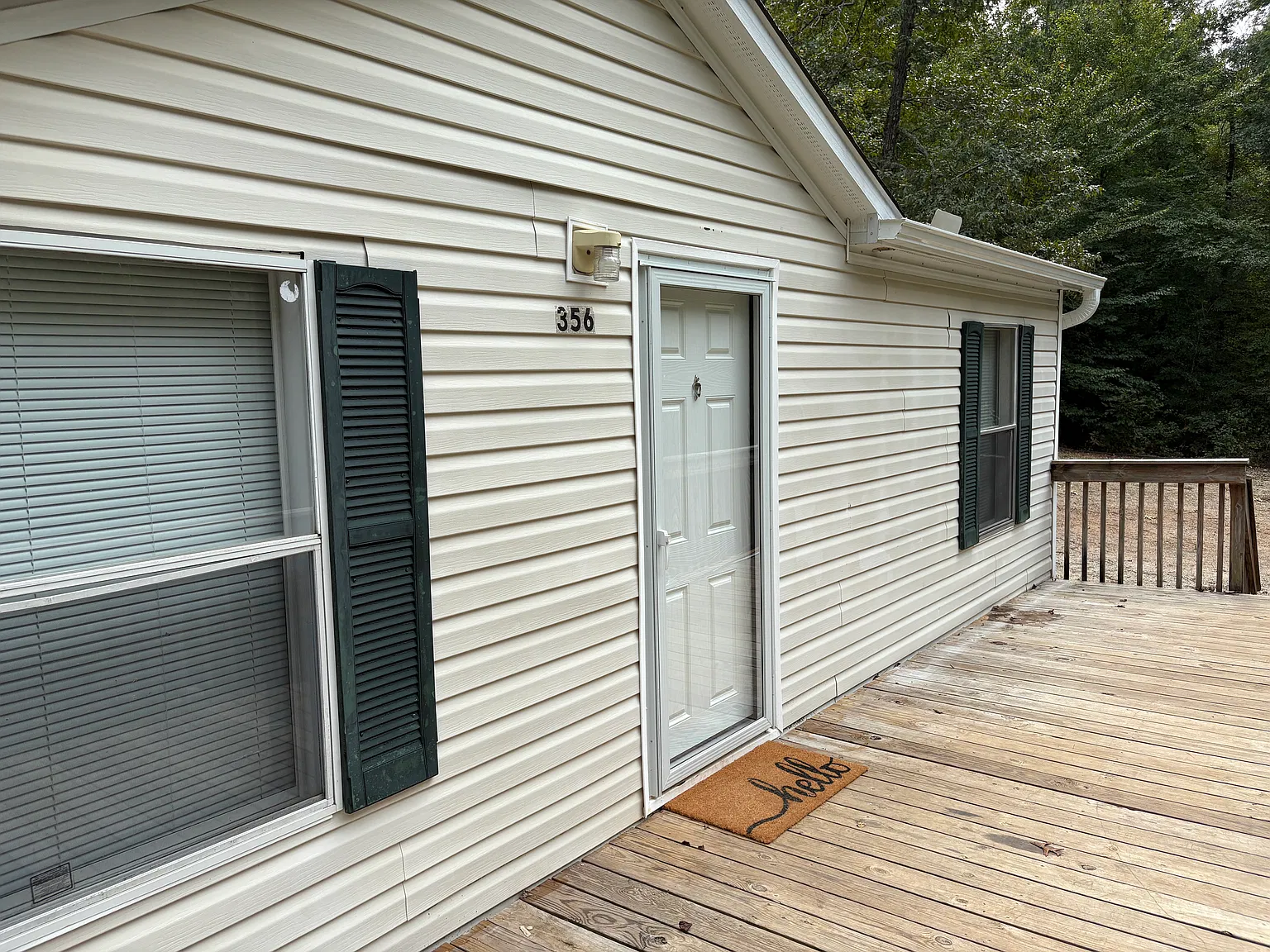 3 bed, 1200 sqft, $1,425 — Photo 1