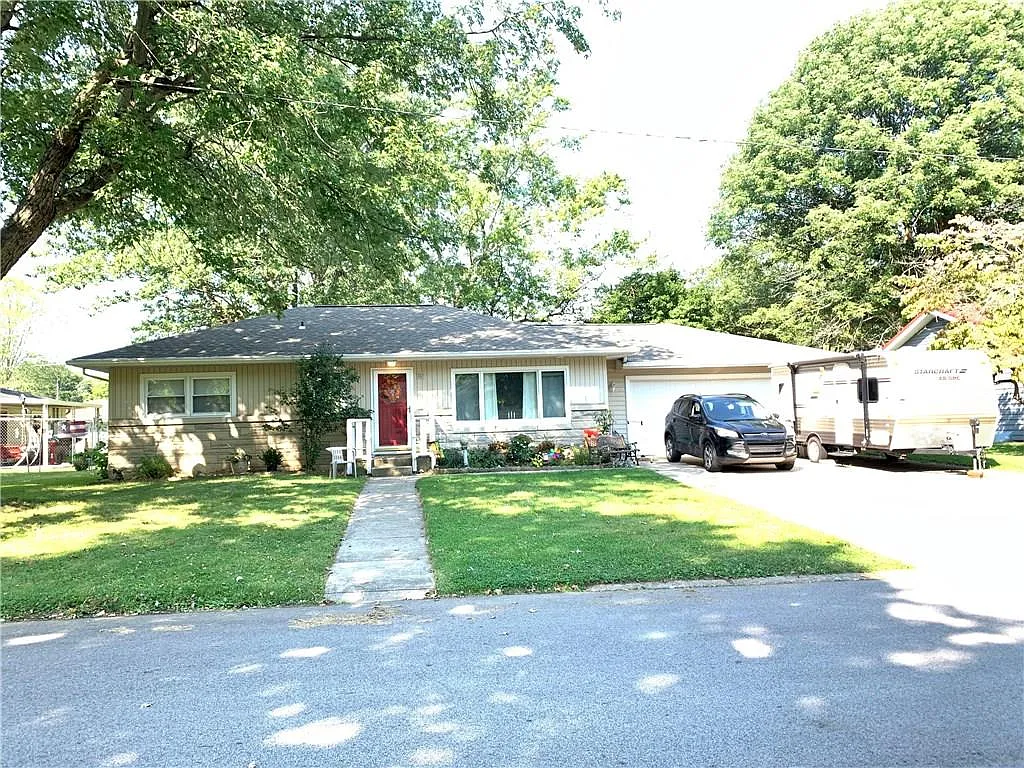 1113 Ardmore Ave photo 1