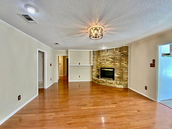 3rd image of 356 Wesley Dr