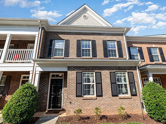 3rd image of 513 Dragby Ln