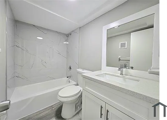 335 SW 20th St #9 — Photo 4