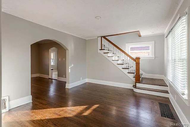 3126 Shenandoah Dr — Photo 3