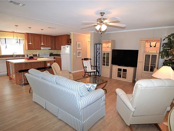 4th image of 6 Windmill Blvd #105-O