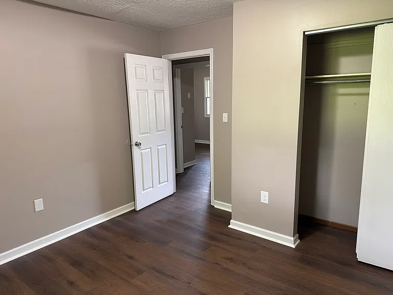 4979 Mercedes Dr — Photo 11