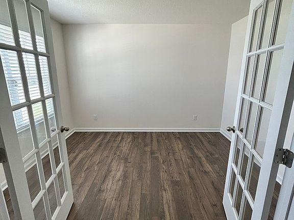 3rd image of 632 Clay Dr