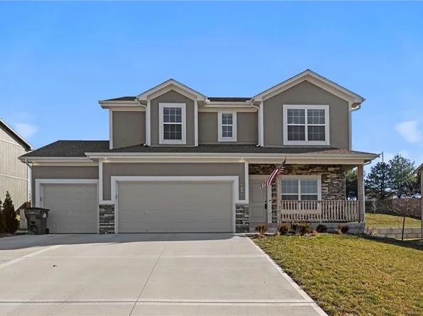 829 SE Hillside Cir, Blue Springs, MO 64014