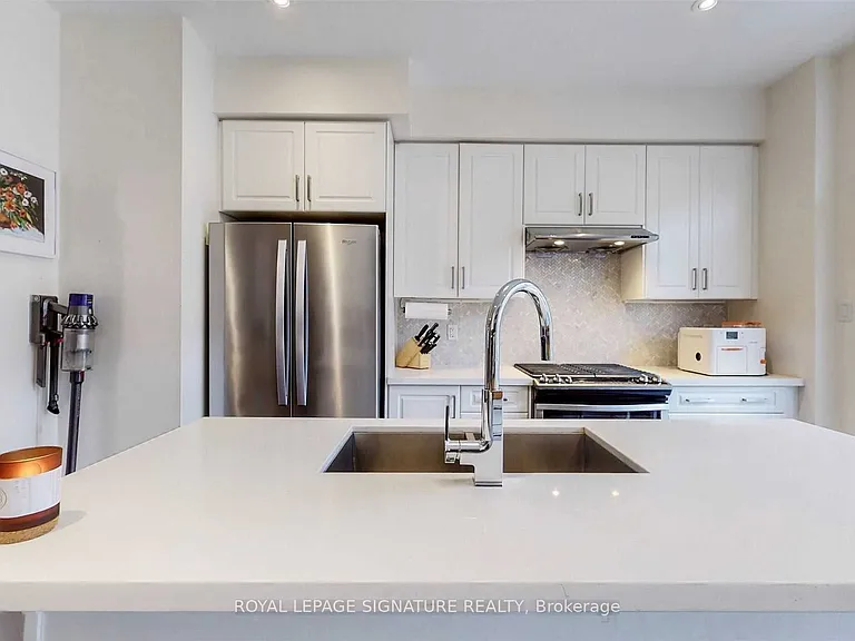 33 Edward Horton Cres — Photo 11