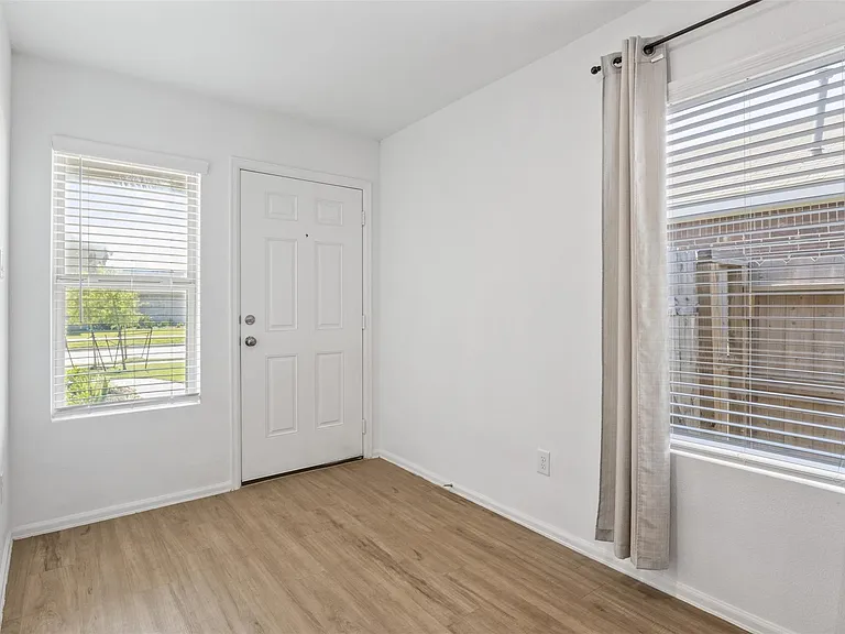 9311 Sierra Point Way — Photo 5
