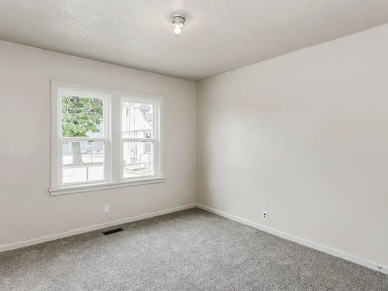1809 N Market St — Photo 9