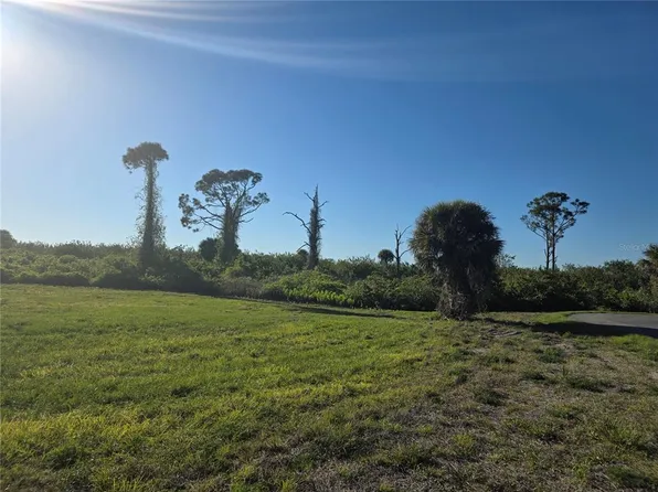 171 W Pine Valley Ln Lot 135, Rotonda West, FL 33947