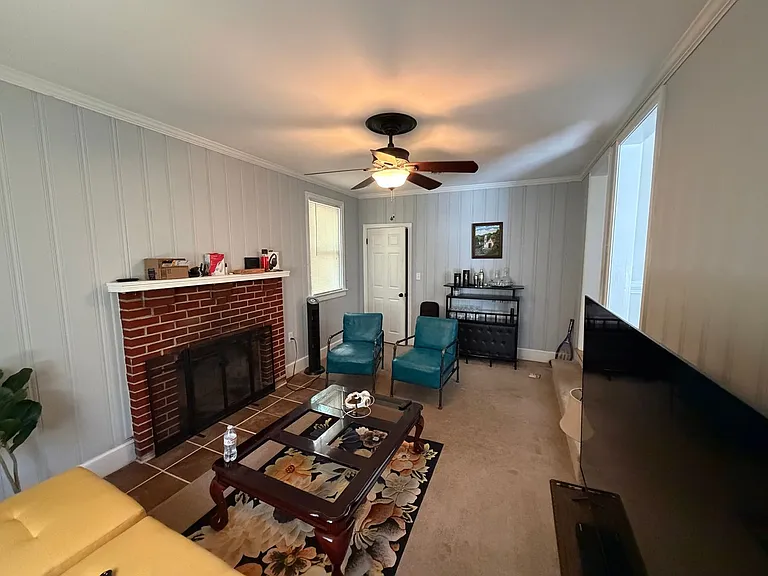 2210 Manlyn Rd — Photo 10