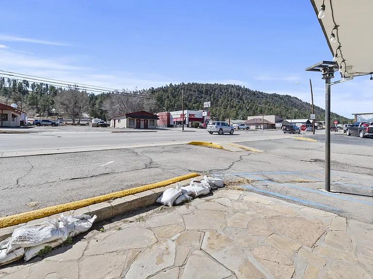 360 Sudderth Dr #1 — Photo 4