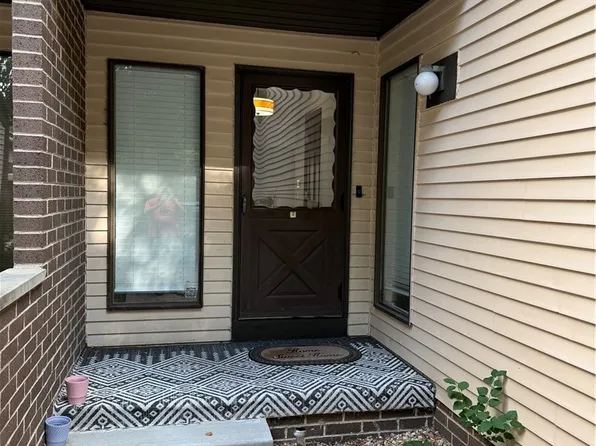 569 Bartow Ln, Cleveland, OH 44143