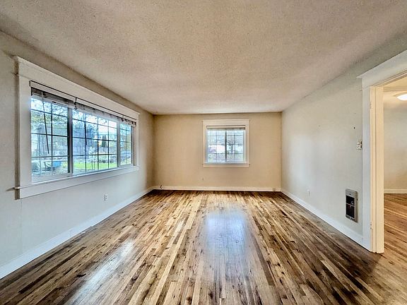 5th image of 1808 SE Sherrett St