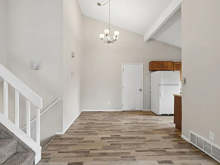 2390 Middleton Ct — Photo 6