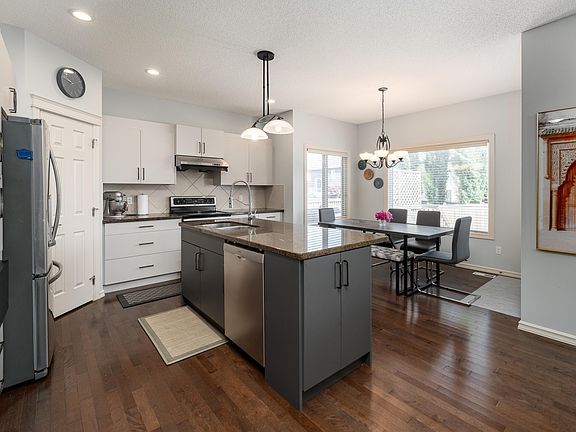 4th image of 6736 19th Ave SW