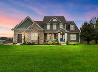 110 Lake Vista Dr, Georgetown, KY 40324