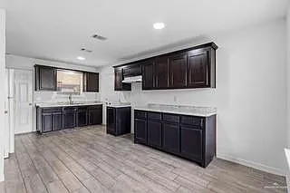 4 bed, 2.0 bath, 1168 sqft, $1,450 — Photo 2