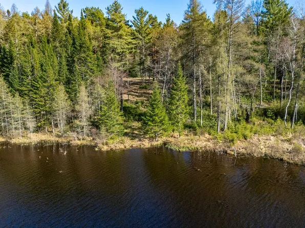 23 Lucky Way, Saranac Lake, NY 12983