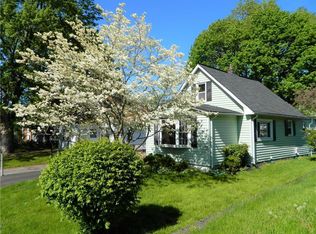 402 Bleacker Rd, Rochester, NY 14609