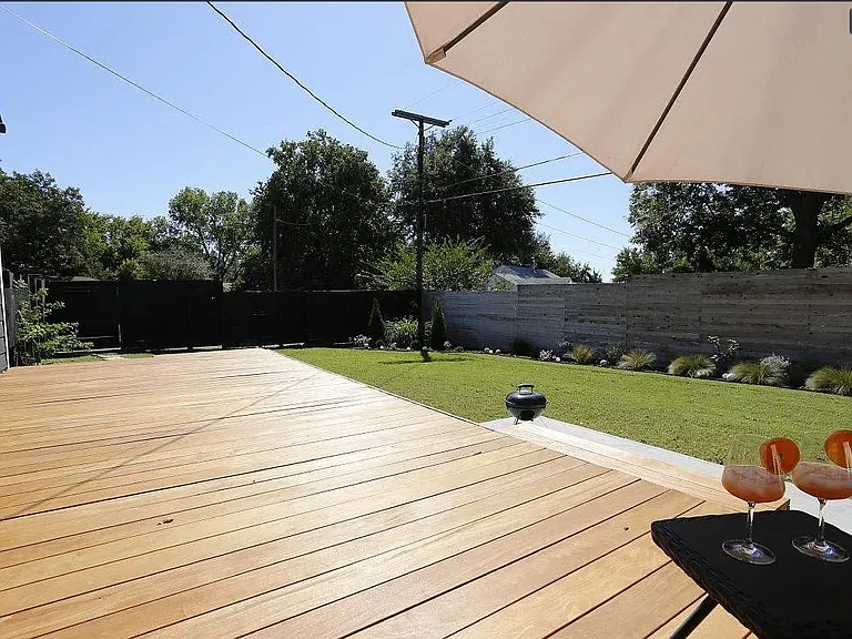 2364 S Florence Ave — Photo 24