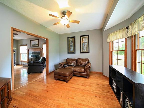 4th image of 172 Huntington Woods Dr