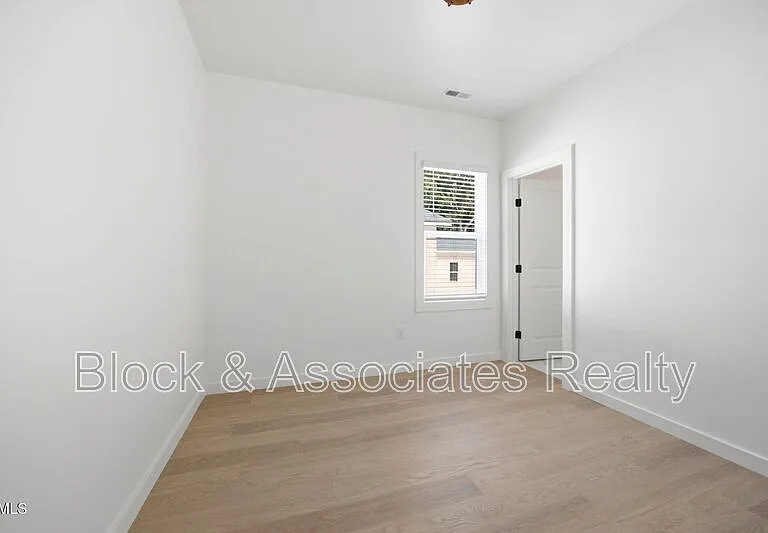 2815-101 Wilcox Pl — Photo 11