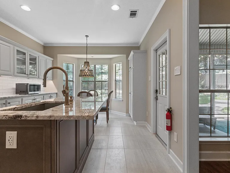 13717 Napoleon Rd — Photo 15
