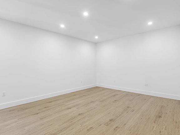 3rd image of 2020 Kings Hwy APT 2B