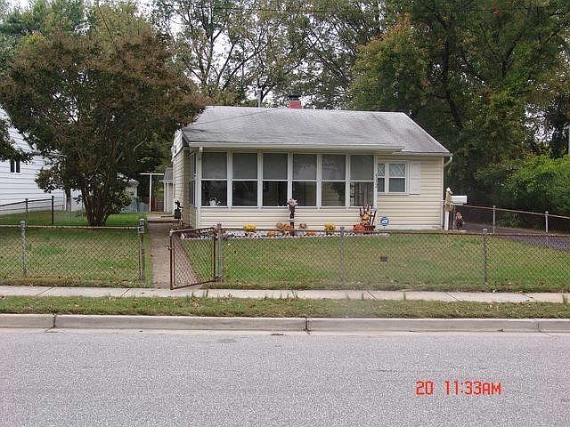 1st image of 512 New Jersey Ave NE