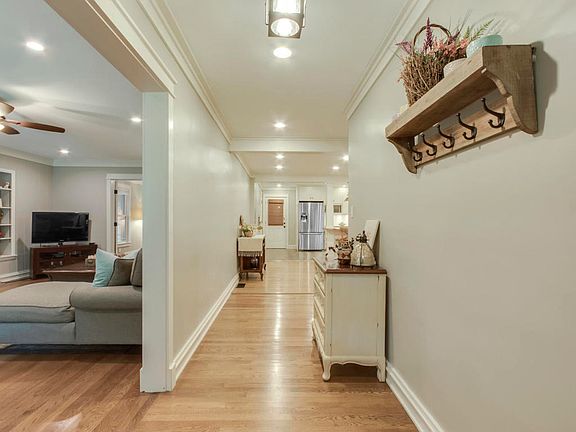 4th image of 4235 Alta Vista Way