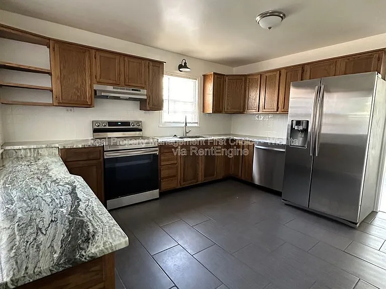 333 N Oliver St — Photo 6