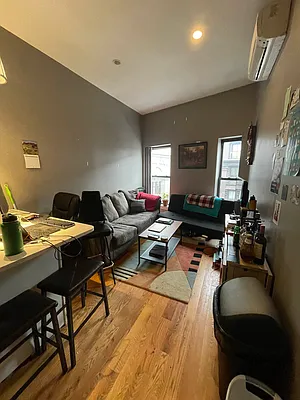 Rented by Nooklyn NYC LLC | media 31