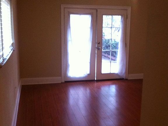 4th image of 3014 S Bronson Ave