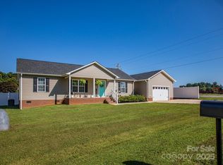 110 Lochshire Ln, Woodleaf, NC 27054