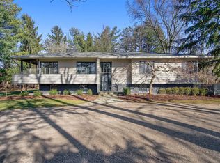 2972 Gale Rd, Ann Arbor, MI 48105
