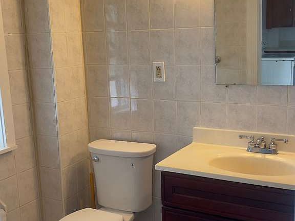 3rd image of 213 Elm St #2